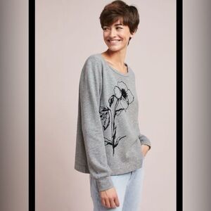 t. la Anthropologie Gray Sweatshirt w/ Black Velvet Flower Detail, Size Small